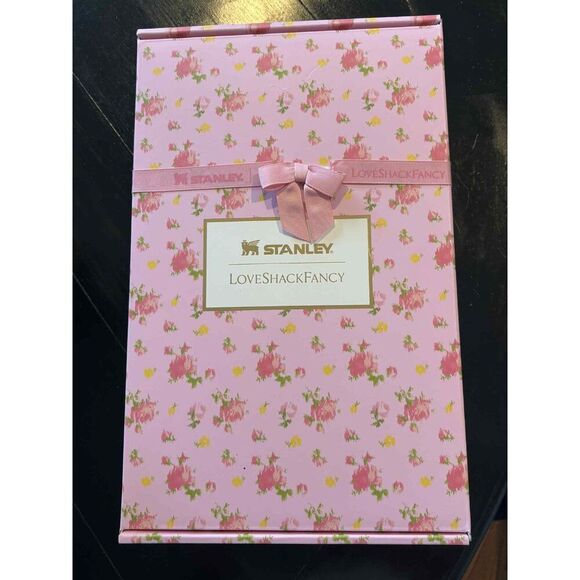 Stanley 1913 x LoveShackFancy Quencher H2.0 Flowstate™ Tumbler | 30 OZ - Picture 2 of 8